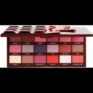 I 💙 revolution chocolate truffle palette